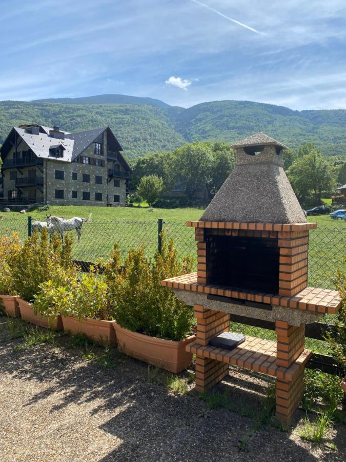 Appartamento Check-In Casas Cumbre De Benasque Eriste Esterno foto