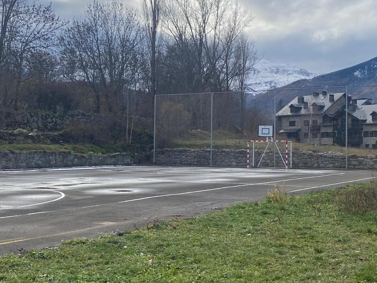 Appartamento Check-In Casas Cumbre De Benasque Eriste Esterno foto