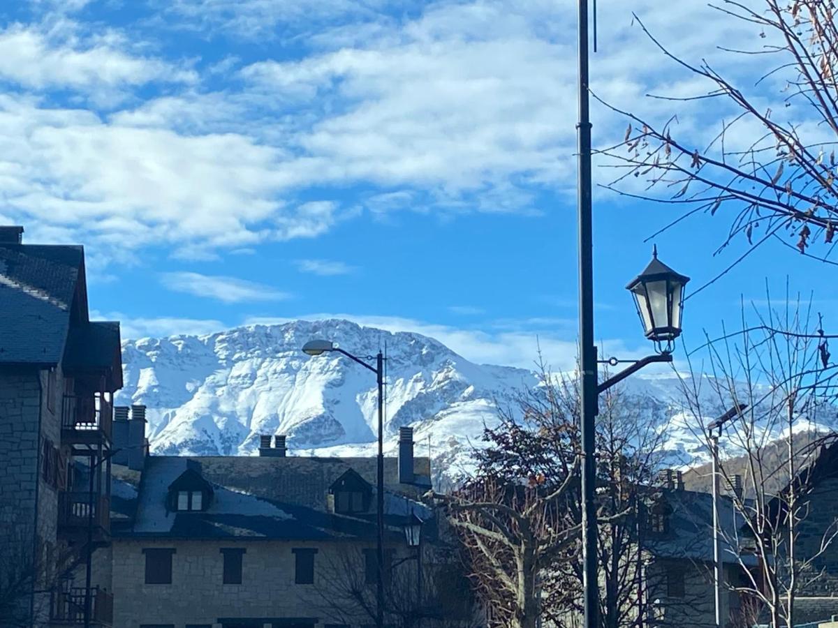 Appartamento Check-In Casas Cumbre De Benasque Eriste Esterno foto